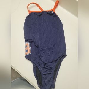 TYR hexa suit size 26